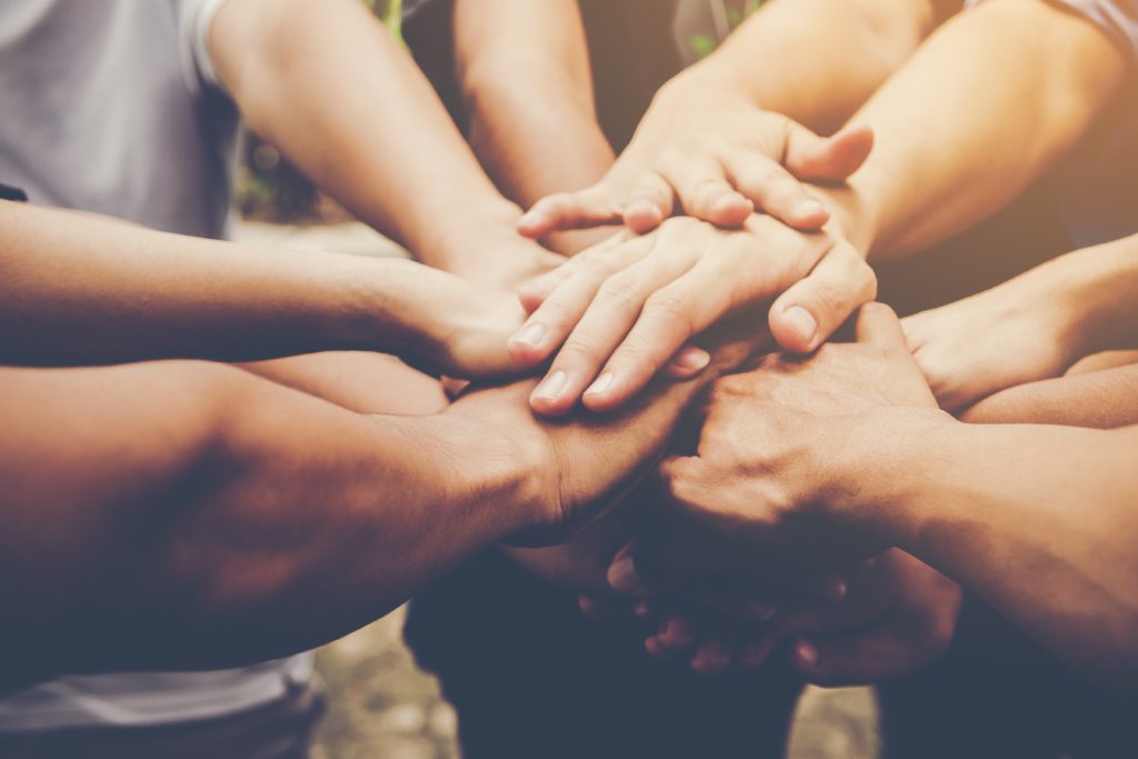 O grupo de estudos e pesquisa em invéxis é um dos apoios ao jovem inversor existencial.